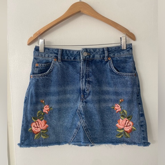 Topshop Dresses & Skirts - Top Shop Denim Floral Embroidered Mini Skirt, Y2K skirt, denim skirt